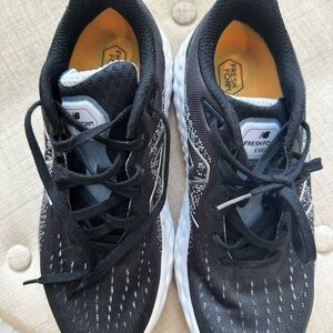New Balance Black Fresh Foam Sneakers EV0Z size 8